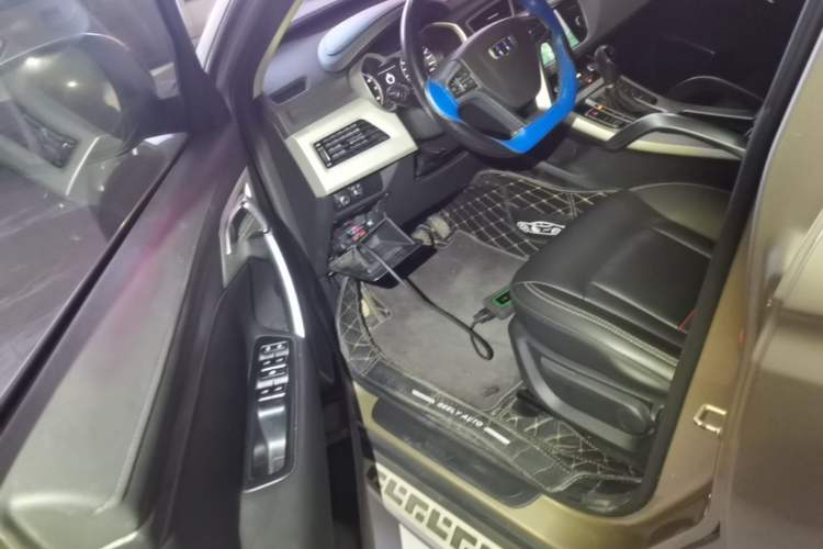 Used Geely Auto Emgrand X7 Sport 2018 1.8TD Automatic Two-Wheel Drive Zhiya Model Driver Seat