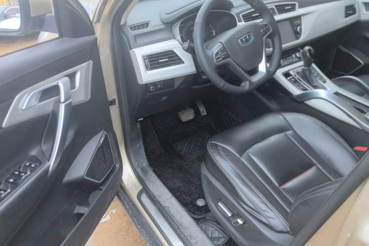 Used Geely Auto Emgrand X7 Sport 2018 1.8TD Automatic Two-Wheel Drive Smart Connect 4G Internet Edition Driver Seat