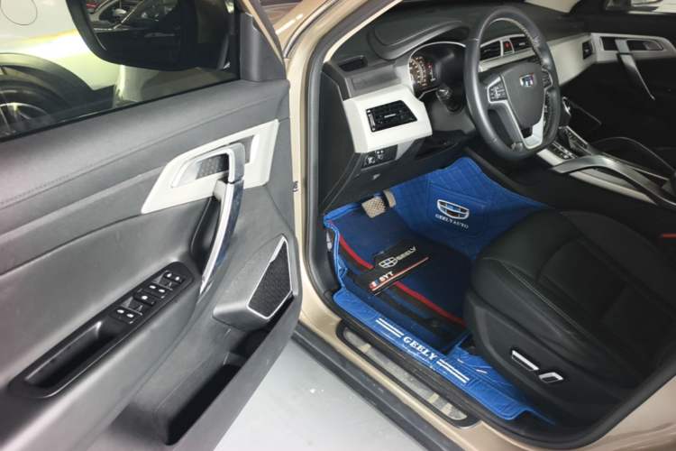 Used Geely Auto Emgrand X7 Sport 2018 1.8TD Automatic Two-Wheel Drive Smart Connect 4G Internet Edition Driver Seat