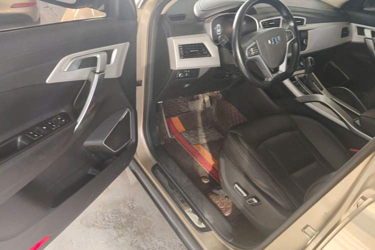 Used Geely Auto Emgrand X7 Sport 2018 1.8TD Automatic Two-Wheel Drive Smart Connect 4G Internet Edition Driver Seat