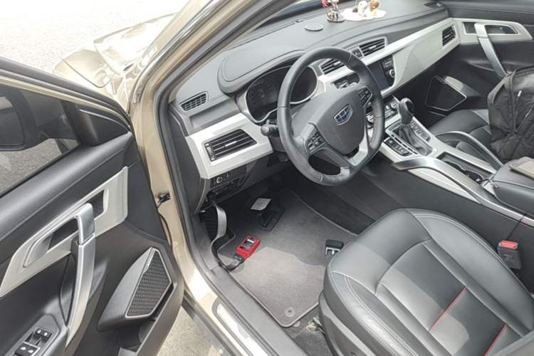 Used Geely Auto Emgrand X7 Sport 2018 1.8TD Automatic Two-Wheel Drive Smart Connect 4G Internet Edition Driver Seat
