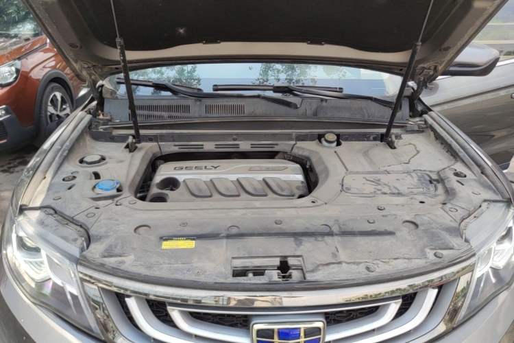 Used Geely Auto Emgrand X7 Sport 2018 1.8TD Automatic Two-Wheel Drive Smart Connect 4G Internet Edition Engine Bay
