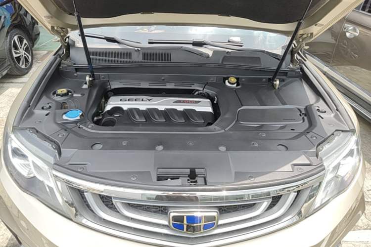 Used Geely Auto Emgrand X7 Sport 2018 1.8TD Automatic Two-Wheel Drive Smart Connect 4G Internet Edition Engine Bay