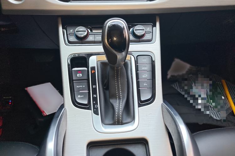 Used Geely Auto Emgrand X7 Sport 2018 1.8TD Automatic Two-Wheel Drive Smart Connect 4G Internet Edition Gear Lever