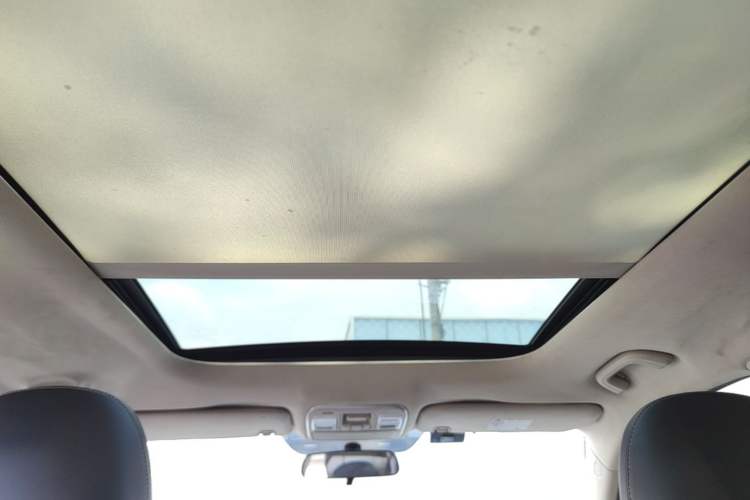 Used Geely Auto Emgrand X7 Sport 2018 1.8TD Automatic Two-Wheel Drive Smart Connect 4G Internet Edition Headliner