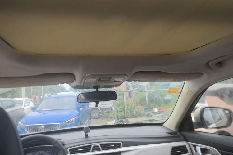 Used Geely Auto Emgrand X7 Sport 2018 1.8TD Automatic Two-Wheel Drive Smart Connect 4G Internet Edition Headliner
