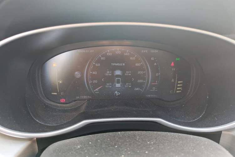Used Geely Auto Emgrand X7 Sport 2018 1.8TD Automatic Two-Wheel Drive Smart Connect 4G Internet Edition Instrument Cluster