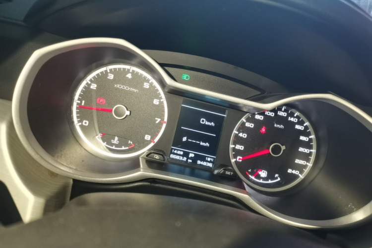 Used Geely Auto Emgrand X7 Sport 2018 1.8TD Automatic Two-Wheel Drive Zhiya Model Instrument Cluster
