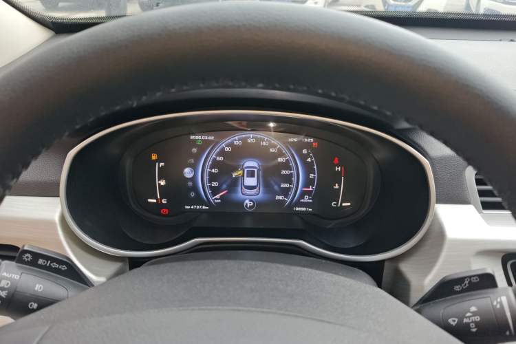 Used Geely Auto Emgrand X7 Sport 2018 1.8TD Automatic Two-Wheel Drive Smart 4G Connected Version Instrument Cluster