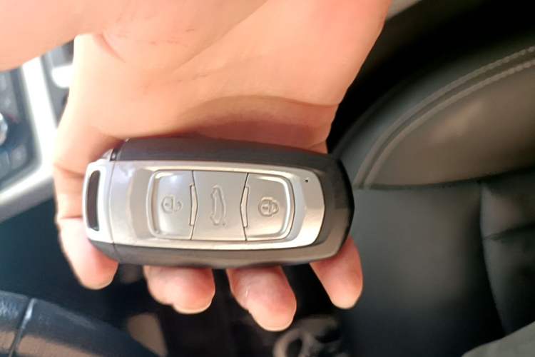 Used Geely Auto Emgrand X7 Sport 2018 1.8TD Automatic Two-Wheel Drive Smart Connect 4G Internet Edition Interior 1