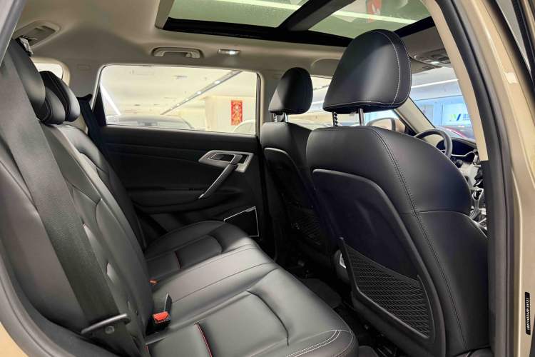 Used Geely Auto Emgrand X7 Sport 2018 1.8TD Automatic Two-Wheel Drive Zhiya Model Interior 11
