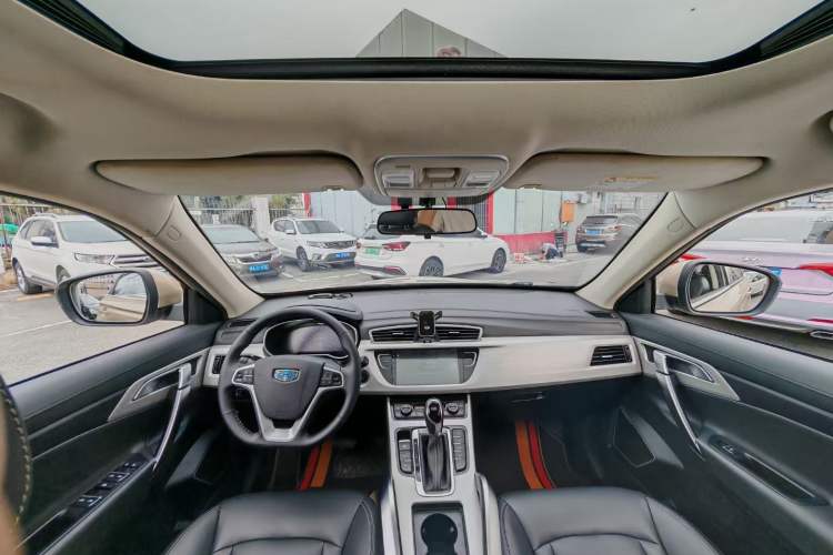 Used Geely Auto Emgrand X7 Sport 2018 1.8TD Automatic Two-Wheel Drive Smart Connect 4G Internet Edition Interior 3