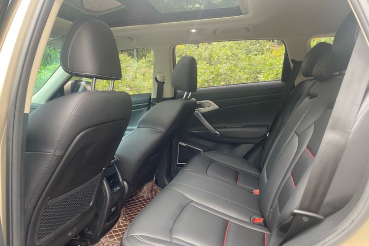 Used Geely Auto Emgrand X7 Sport 2018 1.8TD Automatic Two-Wheel Drive Smart Connect 4G Internet Edition Interior 3