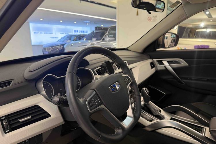 Used Geely Auto Emgrand X7 Sport 2018 1.8TD Automatic Two-Wheel Drive Zhiya Model Interior 5