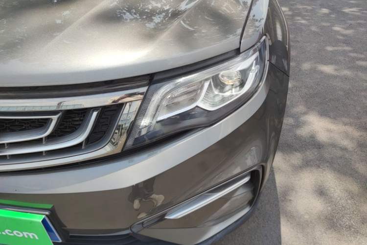 Used Geely Auto Emgrand X7 Sport 2018 1.8TD Automatic Two-Wheel Drive Smart Connect 4G Internet Edition Left Front Headlight