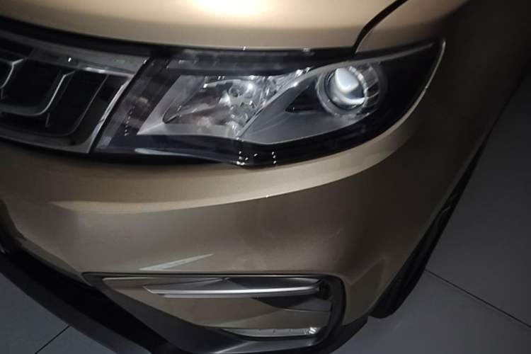 Used Geely Auto Emgrand X7 Sport 2018 1.8TD Automatic Two-Wheel Drive Zhiya Model Left Front Headlight