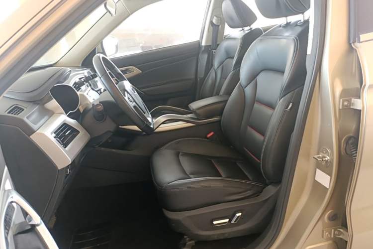 Used Geely Auto Emgrand X7 Sport 2018 1.8TD Automatic Two-Wheel Drive Smart Connect 4G Internet Edition Left Front Seat