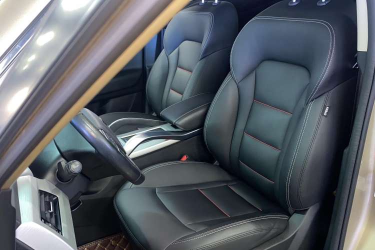 Used Geely Auto Emgrand X7 Sport 2018 1.8TD Automatic Two-Wheel Drive Smart Connect 4G Internet Edition Left Front Seat