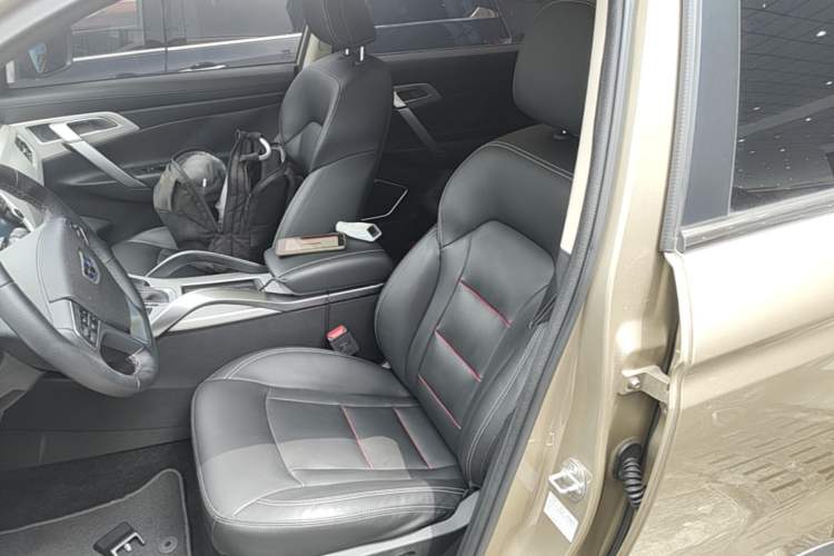 Used Geely Auto Emgrand X7 Sport 2018 1.8TD Automatic Two-Wheel Drive Smart Connect 4G Internet Edition Left Front Seat