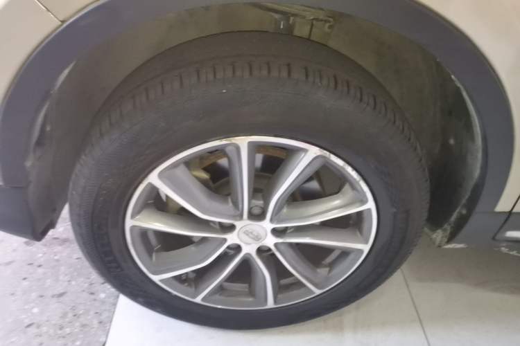 Used Geely Auto Emgrand X7 Sport 2018 1.8TD Automatic Two-Wheel Drive Zhiya Model Left Front Wheel Hub