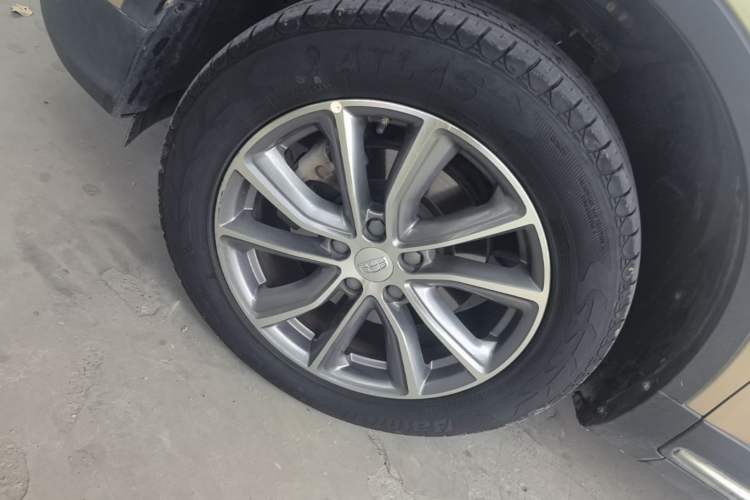 Used Geely Auto Emgrand X7 Sport 2018 1.8TD Automatic Two-Wheel Drive Smart 4G Connected Version Left Front Wheel Hub