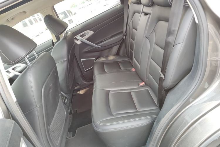 Used Geely Auto Emgrand X7 Sport 2018 1.8TD Automatic Two-Wheel Drive Smart Connect 4G Internet Edition Left Rear Seat