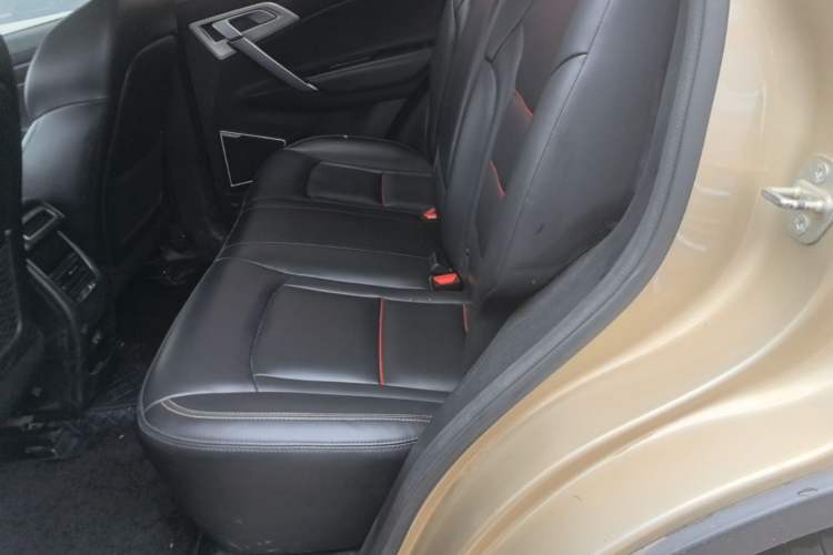 Used Geely Auto Emgrand X7 Sport 2018 1.8TD Automatic Two-Wheel Drive Smart Connect 4G Internet Edition Left Rear Seat