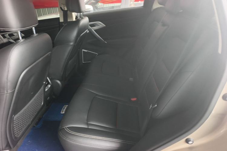 Used Geely Auto Emgrand X7 Sport 2018 1.8TD Automatic Two-Wheel Drive Smart Connect 4G Internet Edition Left Rear Seat