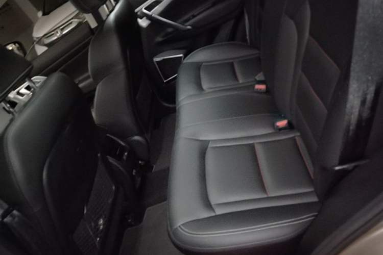 Used Geely Auto Emgrand X7 Sport 2018 1.8TD Automatic Two-Wheel Drive Zhiya Model Left Rear Seat