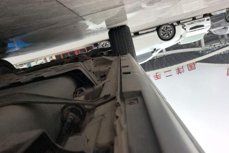 Used Geely Auto Emgrand X7 Sport 2018 1.8TD Automatic Two-Wheel Drive Zhiya Model Left Side Sill