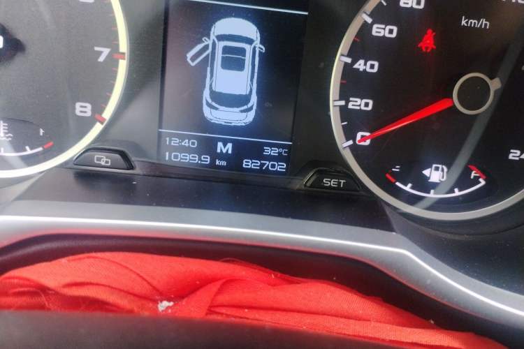 Used Geely Auto Emgrand X7 Sport 2018 1.8TD Manual Two-Wheel Drive Zhiya Model Odometer Close Up