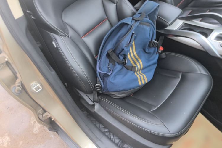 Used Geely Auto Emgrand X7 Sport 2018 1.8TD Automatic Two-Wheel Drive Smart Connect 4G Internet Edition Right Front Seat