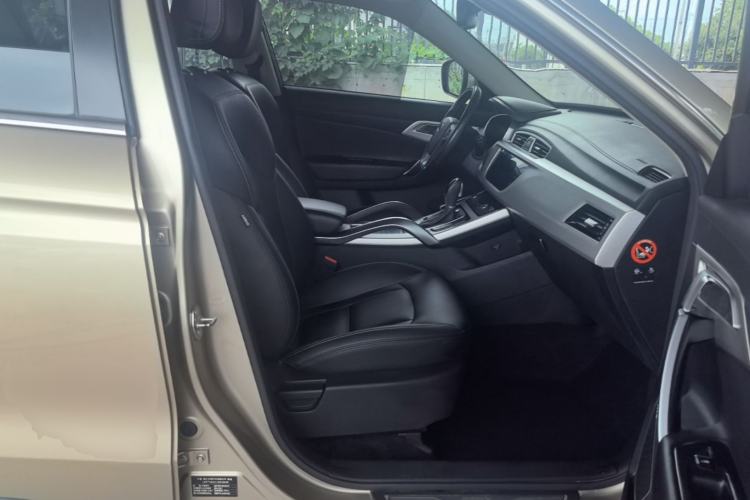 Used Geely Auto Emgrand X7 Sport 2018 1.8TD Automatic Two-Wheel Drive Smart 4G Connected Version Right Front Seat