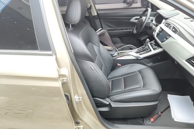 Used Geely Auto Emgrand X7 Sport 2018 1.8TD Automatic Two-Wheel Drive Smart Connect 4G Internet Edition Right Front Seat