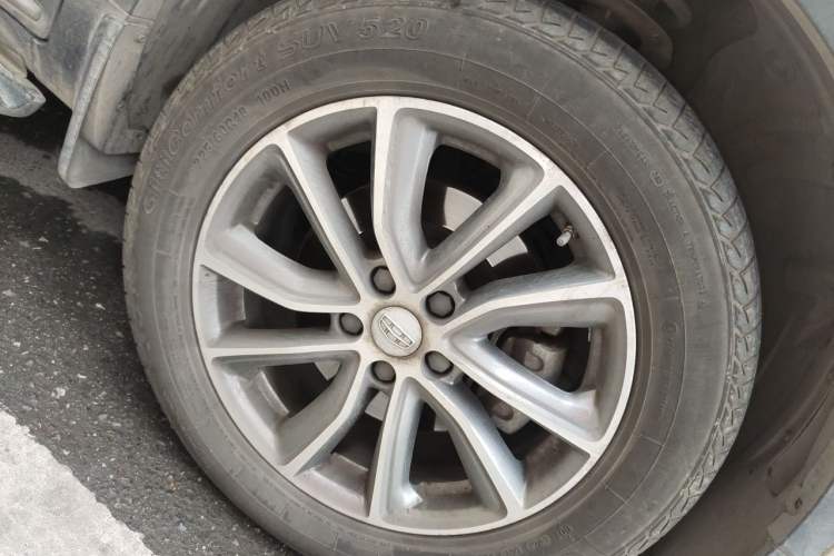 Used Geely Auto Emgrand X7 Sport 2018 1.8TD Automatic Two-Wheel Drive Smart Connect 4G Internet Edition Right Front Wheel Hub