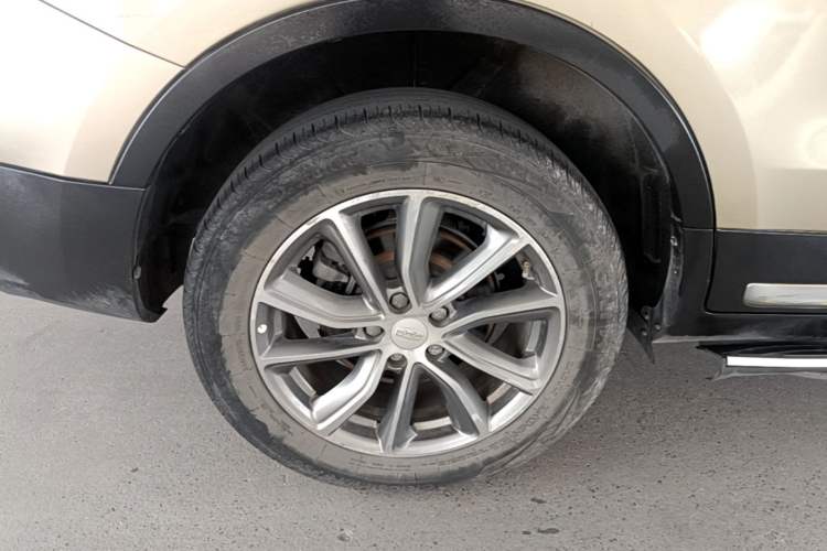 Used Geely Auto Emgrand X7 Sport 2018 1.8TD Automatic Two-Wheel Drive Smart Connect 4G Internet Edition Right Rear Wheel Hub