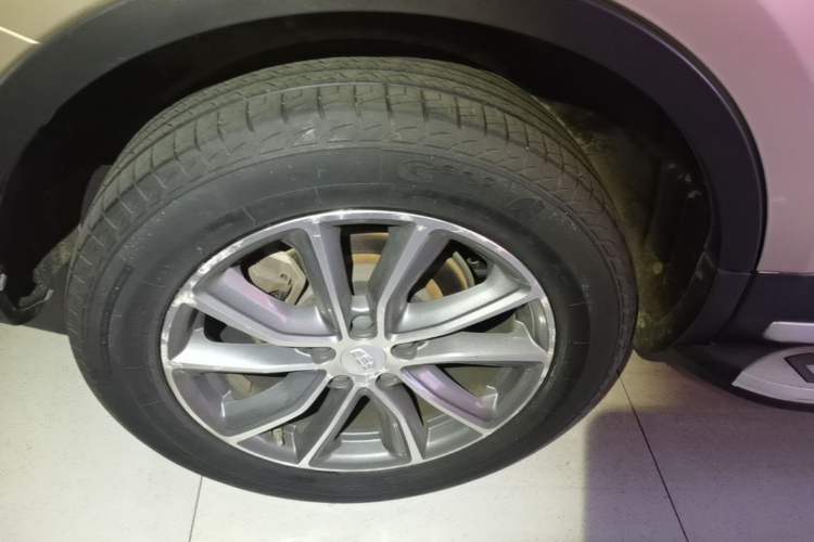 Used Geely Auto Emgrand X7 Sport 2018 1.8TD Automatic Two-Wheel Drive Zhiya Model Right Rear Wheel Hub
