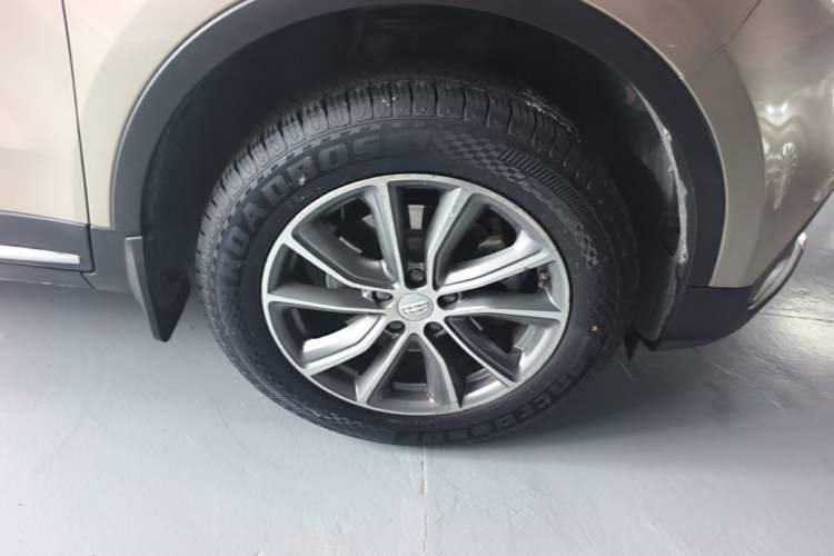 Used Geely Auto Emgrand X7 Sport 2018 1.8TD Automatic Two-Wheel Drive Smart Connect 4G Internet Edition Right Rear Wheel Hub