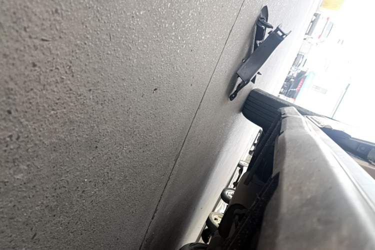 Used Geely Auto Emgrand X7 Sport 2018 1.8TD Automatic Two-Wheel Drive Smart Connect 4G Internet Edition Right Side Sill