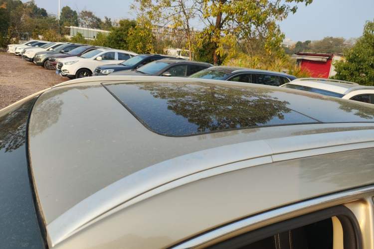 Used Geely Auto Emgrand X7 Sport 2018 1.8TD Automatic Two-Wheel Drive Smart Connect 4G Internet Edition Roof