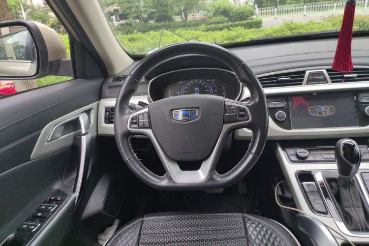 Used Geely Auto Emgrand X7 Sport 2018 1.8TD Automatic Two-Wheel Drive Smart Connect 4G Internet Edition Steering Wheel