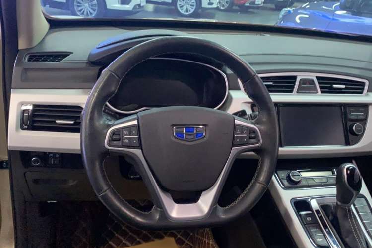 Used Geely Auto Emgrand X7 Sport 2018 1.8TD Automatic Two-Wheel Drive Smart Connect 4G Internet Edition Steering Wheel