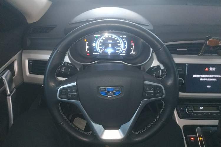 Used Geely Auto Emgrand X7 Sport 2018 1.8TD Automatic Two-Wheel Drive Smart Connect 4G Internet Edition Steering Wheel