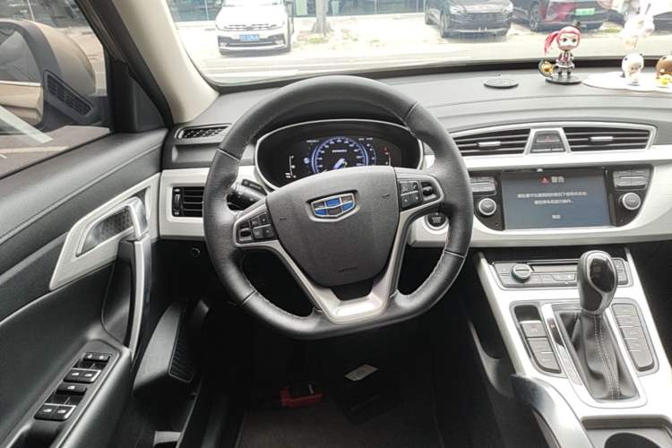 Used Geely Auto Emgrand X7 Sport 2018 1.8TD Automatic Two-Wheel Drive Smart Connect 4G Internet Edition Steering Wheel