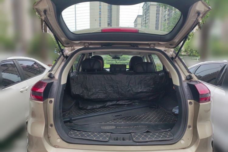 Used Geely Auto Emgrand X7 Sport 2018 1.8TD Automatic Two-Wheel Drive Smart Connect 4G Internet Edition Trunk