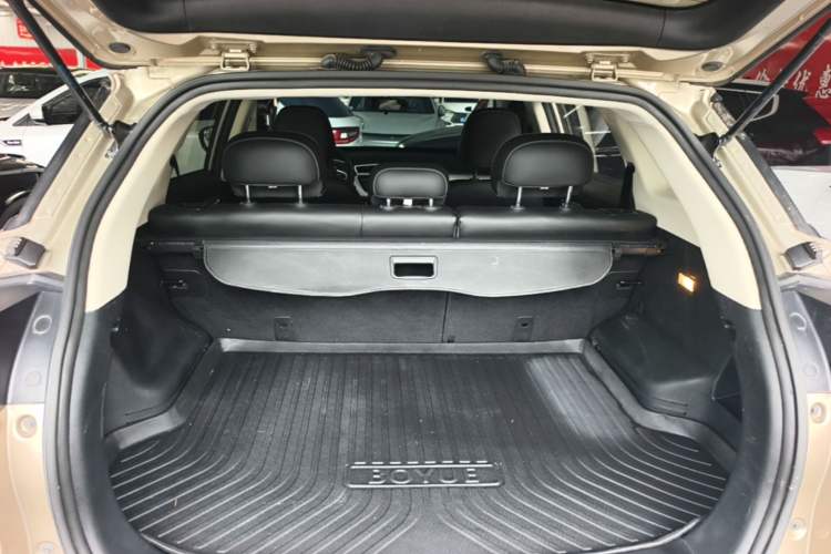 Used Geely Auto Emgrand X7 Sport 2018 1.8TD Automatic Two-Wheel Drive Smart Connect 4G Internet Edition Trunk