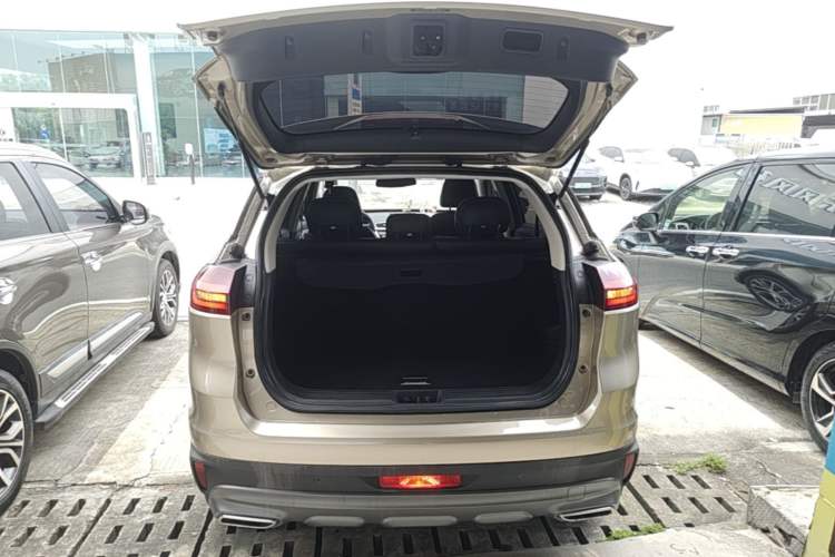 Used Geely Auto Emgrand X7 Sport 2018 1.8TD Automatic Two-Wheel Drive Smart Connect 4G Internet Edition Trunk