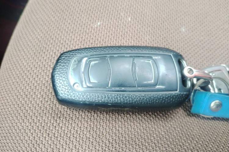 Used Geely Auto Emgrand X7 Sport 2018 1.8TD Manual Two-Wheel Drive Zhiya Model Vehicle Key