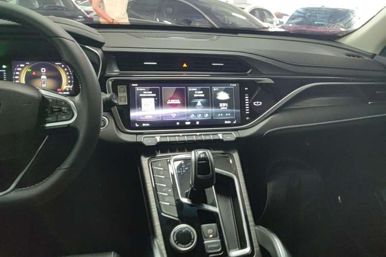 Used Geely Auto Emgrand X7 Sport 2020 1.8TD DCT Smart PRO Audio And AC Panel