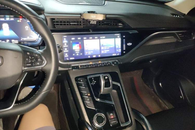 Used Geely Auto Emgrand X7 Sport 2020 1.8TD DCT ZhiZun PRO Audio And AC Panel